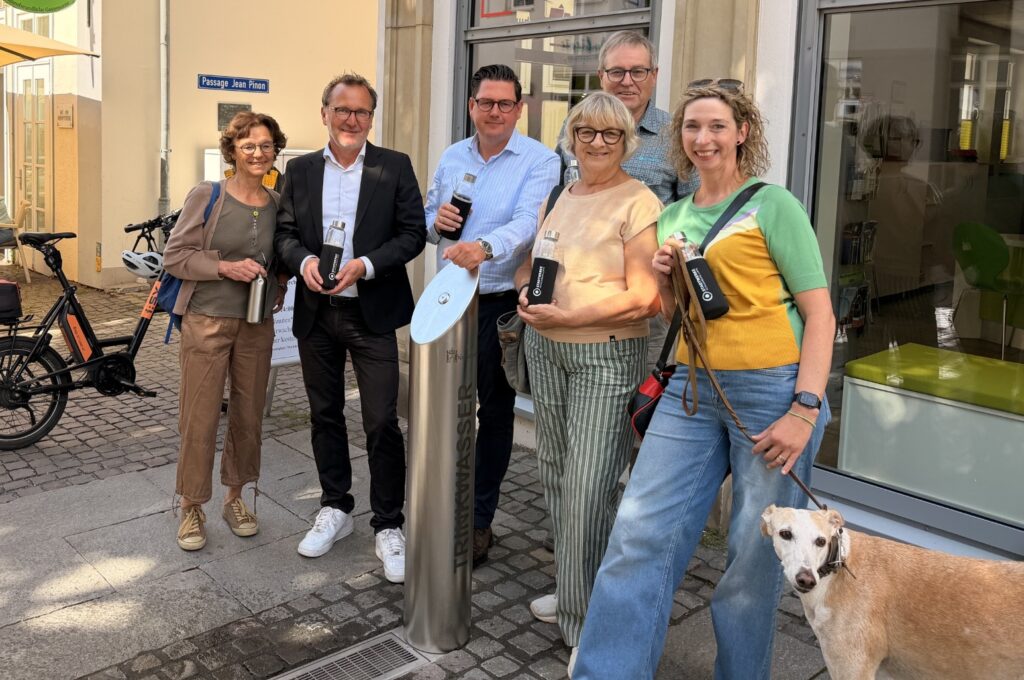 Die Eröffnung des Trinkwasserbrunnens in Bückeburg.